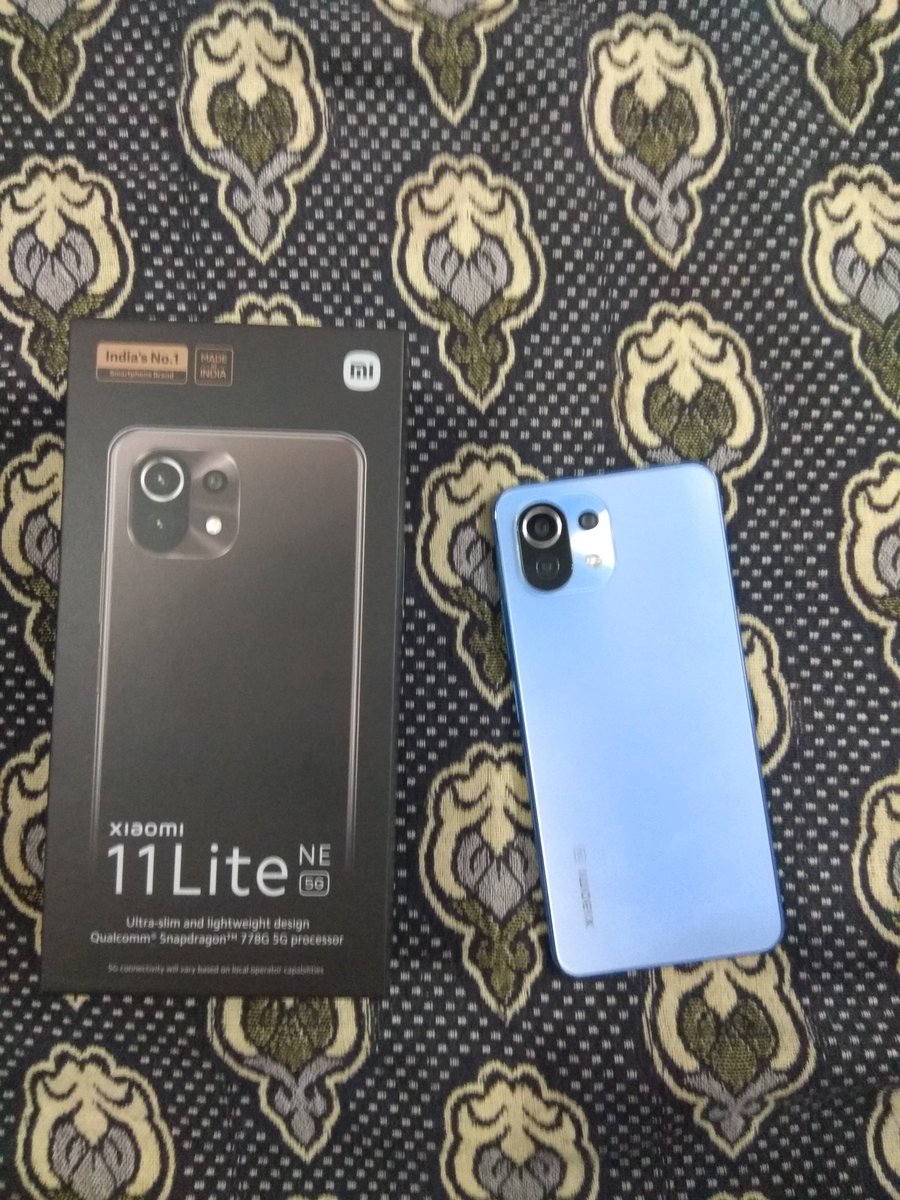 MSARKrish's tweet photo. Bought #Xiaomi11LiteNE5G 🤩 after using #RedmiNote4 for 5 years. Thank you @beebomco for this video about this phone https://t.co/jEFmbBJAtA  @XiaomiIndia https://t.co/aA2bU1Izvg