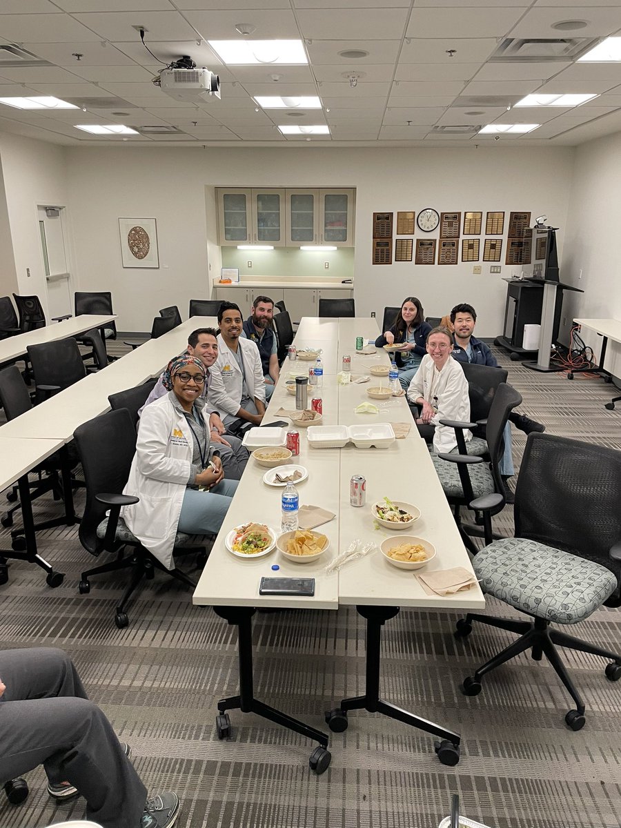 DanielleWil33's tweet photo. Thank a resident day was a hit! They all work so hard and are amazing.  They deserve to be appreciated everyday 😍#ThankAResidentDay #kellogg https://t.co/mNu45PAEYP