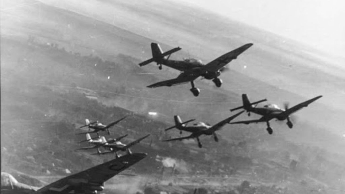 El 26 de febrero de 1935 se fundó y salió a la luz la Luftwaffe, la fuerza aérea del Tercer Reich. 

#datoshistóricos