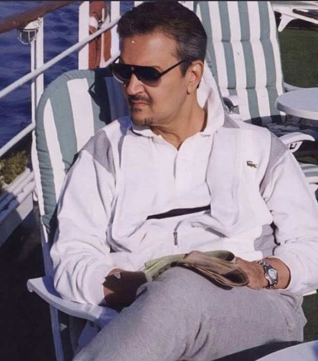 shahidq8_1990's tweet photo. دخل وزارة الخارجية شاباً وخرج منها على عكاز الزمن أفنى عمره وأرهق صحته لجل الخليج والعرب والمسلمين وأثناء الغزو العراقي الغاشم على الكويت عام ١٩٩٠ سافر الى دول العالم لمساندة الكويت وقال جملته الشهيرة ستعود الكويت رغم أنف صدام حسين رحم الله الفيصل وأسكنه فسيح جناته https://t.co/JAWw3W2DaI