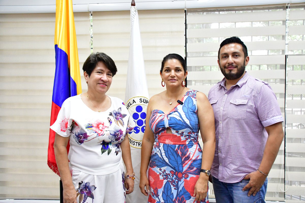 Fuentedeoro_M's tweet photo. Nuestra alcaldesa estuvo reunida con la Directora Regional de la #ESAP en una mesa de trabajo en la que se definieron estrategias para mejorar las condiciones de los estudiantes, y de la oferta educativa en nuestro municipio.

#DianaPatriciaMancera 
#UnidosSomosLaFuerza https://t.co/EGyM8r8uXX