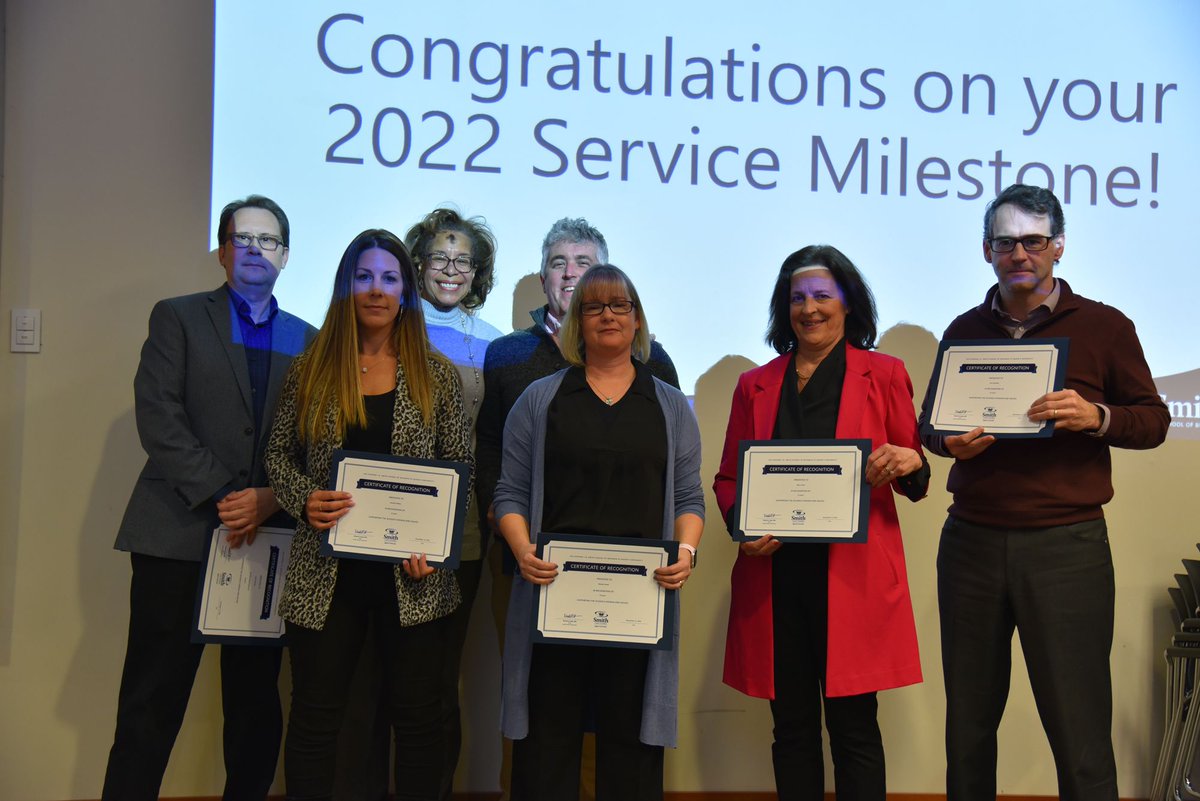 SmithBusiness's tweet photo. Join us in congratulating the #SmithBusiness staff and faculty members who received 2022 Long Service Awards! 

The awards mark years of service ranging from 5 to 45 years at Smith. Dean Wanda Costen was on hand to present the certificates. 

 #SmithCommunity #SmithEvents https://t.co/VLQRb2W0qM
