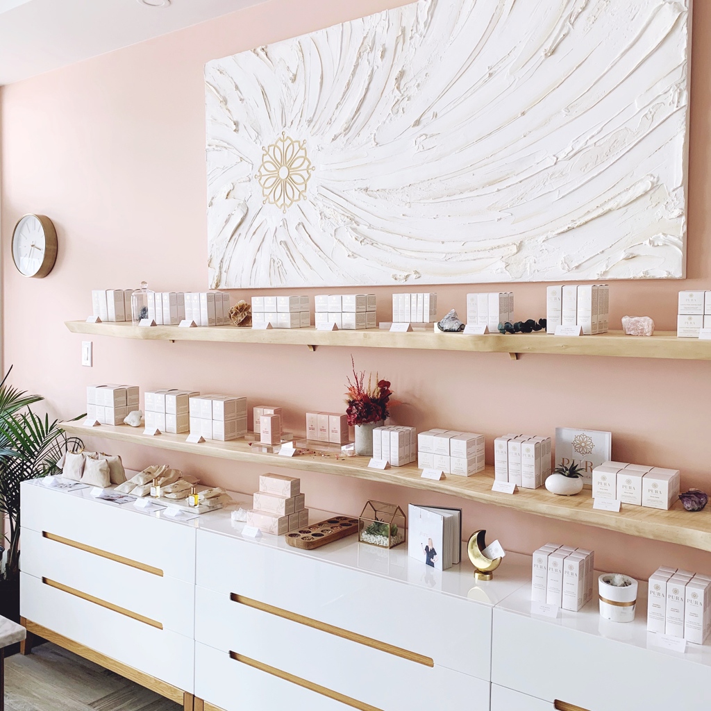 Welcome to PURA's Double Rewards Points Event! ✨

Through Sunday, February 26, earn 2X the points with every $1 spent. Offer available online and in-store. 

Now is the time to stock up on all your hydrating favourites at PURA.