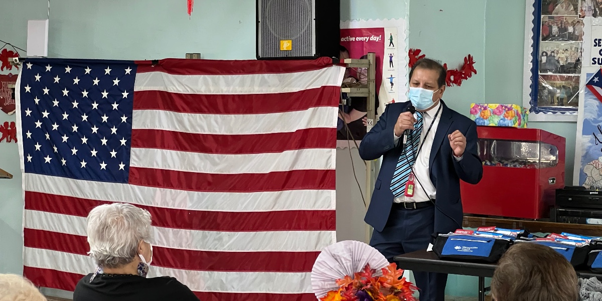 MaimoHealth's tweet photo. This morning, #TeamMaimo cardiologist Dr. Carlos Rodriguez held a Spanish-language Heart Health Lecture at United Senior Center of Sunset Park.

Caring for a borough as diverse as Brooklyn, we're thrilled to be able to bring accessible health programming to the community. https://t.co/Ta11XPmml0