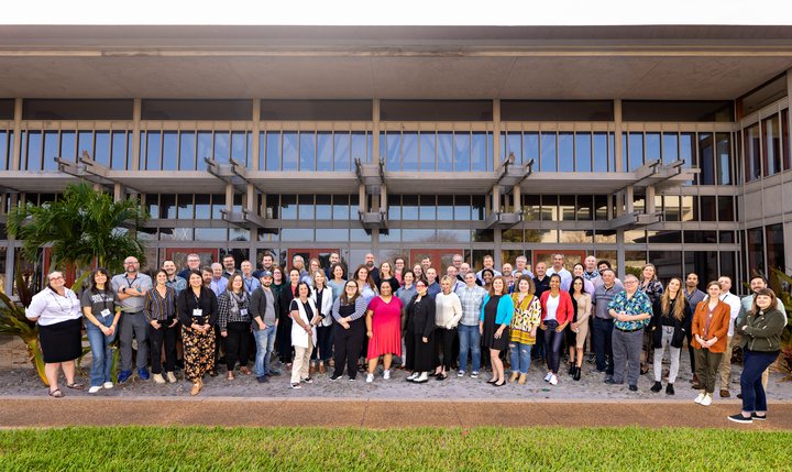 Just wrapped up 3 amazing days of coaching <a href="/Poynter/">Poynter</a> Table Stakes with a stellar team of <a href="/TheKateMyers/">Kate Myers</a> <a href="/hovicky/">Vicky Ho</a> <a href="/katiemercer/">Katie Mercer</a> <a href="/brianaohiggins/">Briana O'Higgins</a> <a href="/AJEvancie/">Angela Evancie</a> <a href="/LitaBeck/">Manuelita Beck</a>  Dana Peck and Quentin Hope. And saw my @ampress friends <a href="/emilyristow/">Emily Ristow</a> <a href="/kamarialeyla/">Kamaria Roberts</a> in real life!