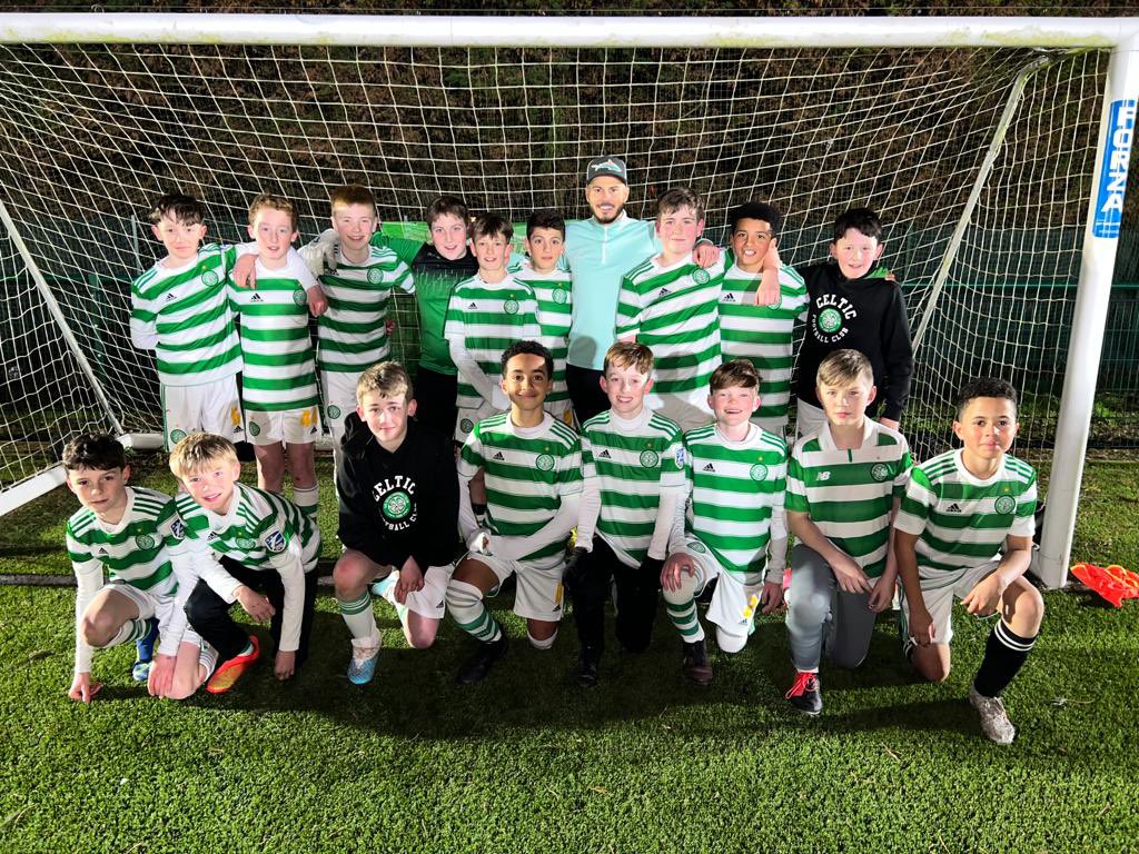 Exciting evenings training for the Hoops tonight as we we joined by special guest @Billywingrove who definitely did not get nutmegged by a 12 year old 😂
