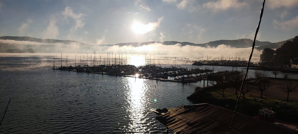 hgboiero's tweet image. Amanece y "arde" la ría en San Andrián de Cobres #Santradán #Rande