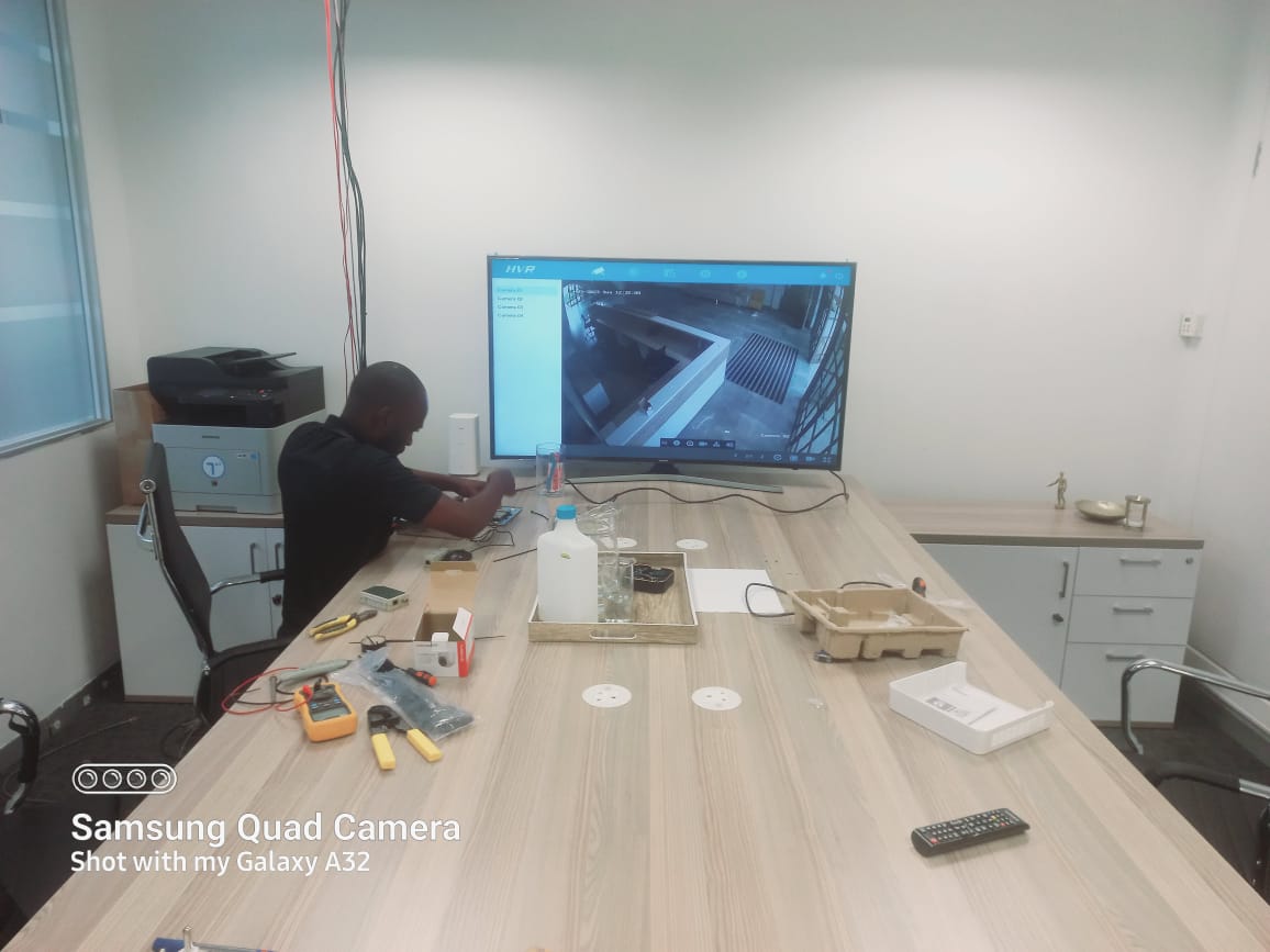 XakaJaykay's tweet photo. CCTV INSTALLATION AND MAINTENANCE FOR HOUSEHOLD AND WORKPLACE 

Contact us for free site evaluation https://t.co/YLyEGvLT86
