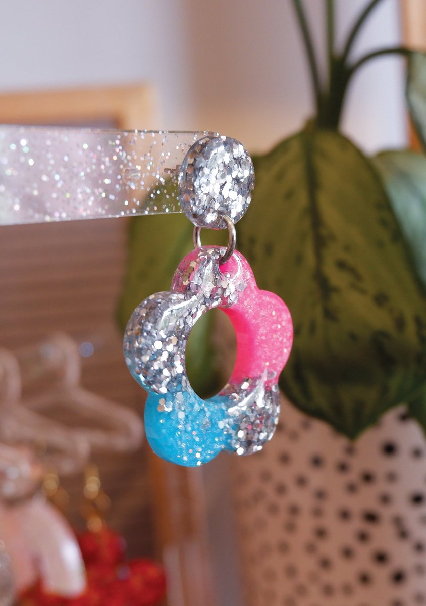 jazzythingsco's tweet photo. ✨ NEW EARRINGS ✨

One pair, very very unlikely to ever be made again!
 https://t.co/Ba20YXYo3b https://t.co/PKUwPVAxpo