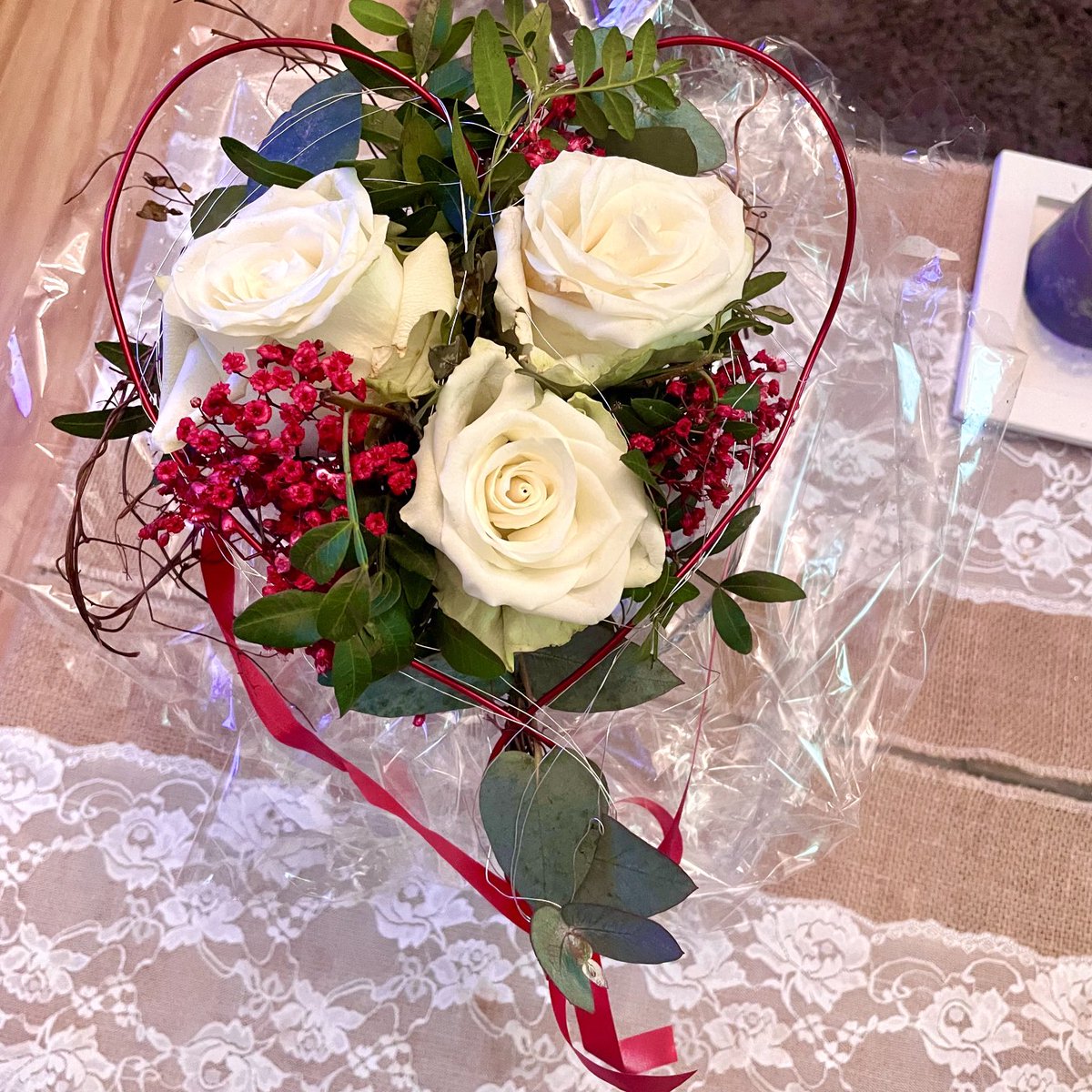 VickyBuli's tweet photo. Dankeschön mein Schatz ich habe sehr gefreut 🥰🥰🥰😘😘😘❤️❤️❤️ 

#valentinesday
#valenstinetag 
#kindliebe 
#habedichlieb https://t.co/nRAHopuh2l
