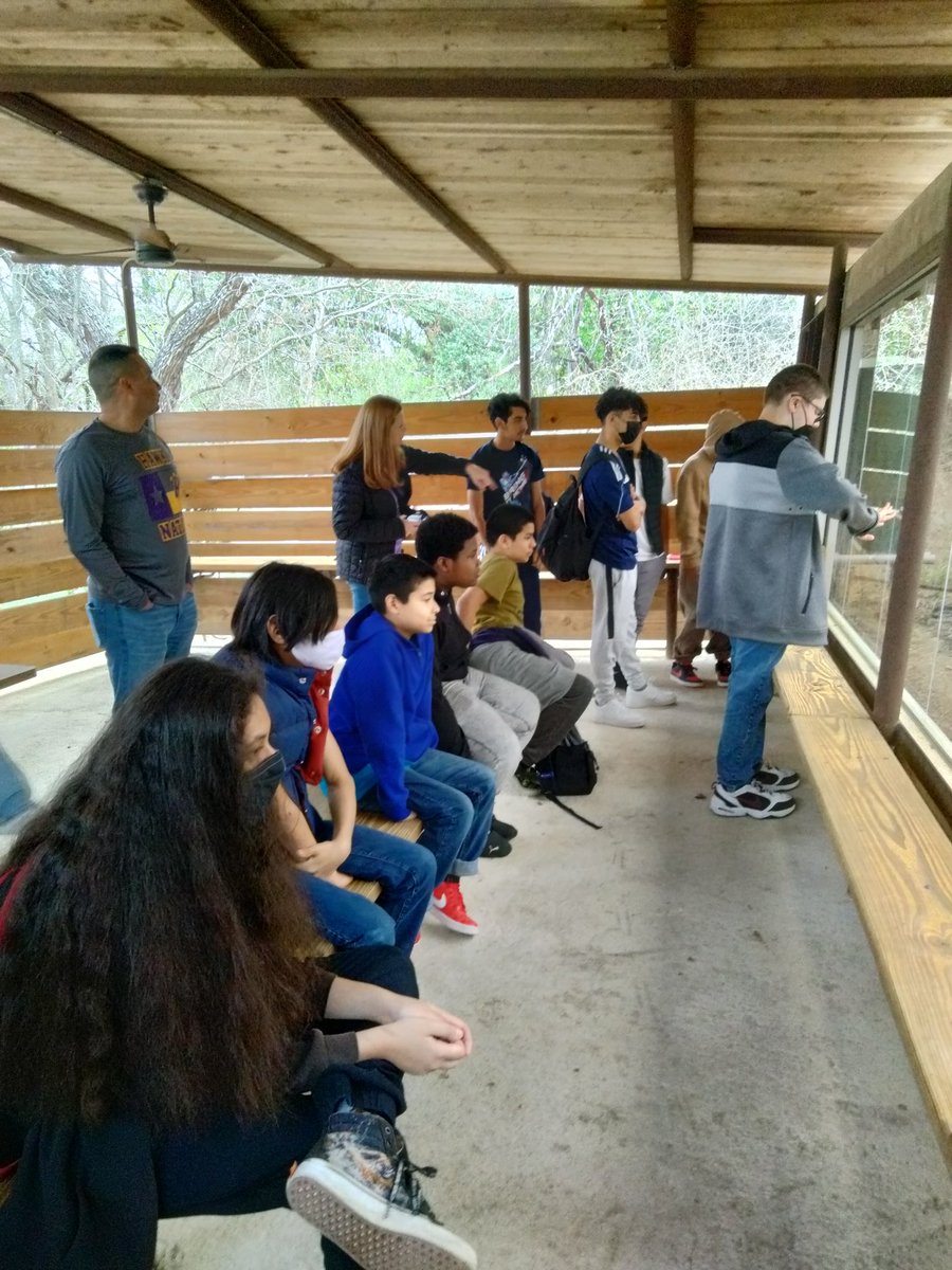 VargasHobby's tweet image. Ms Duran is a Rockstar! She spearheaded a trip to the SA Botanical Gardens to get inspiration for a beautification of @NISDHobby @ElCarranco1 @GNDylla12 @DrMJohnson1 @MissLoraNISD @JaimeHeye @NISDSpecialEd @clara_boling @NISDHobbyALE @thomasrux @HobbyMSPTA