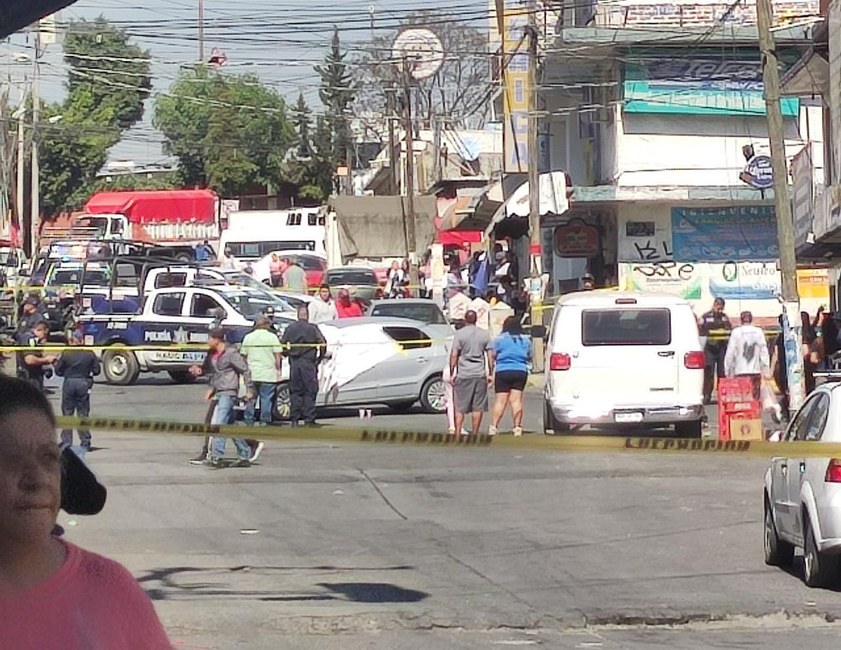 Por la mañana, un hombre perdió la vida tras ser atacado a balazos cuando conducía su vehículo sobre Av. de los Maestros y La Tolva, Colonia Unidad y Progreso en #Naucalpan, su acompañante resultó lesionado.

<a href="/GaboOrtega73/">Gabriel Ortega</a> <a href="/OMAR_PATINO/">Omar Patiño</a> <a href="/jgcisneros08/">Cisneros08</a> <a href="/87punto3/">@87PUNTO3 ᴴᴰ 📻🚩</a> <a href="/252COMS/">252COMS AGENCIAS&ESTRATEGIAS</a>