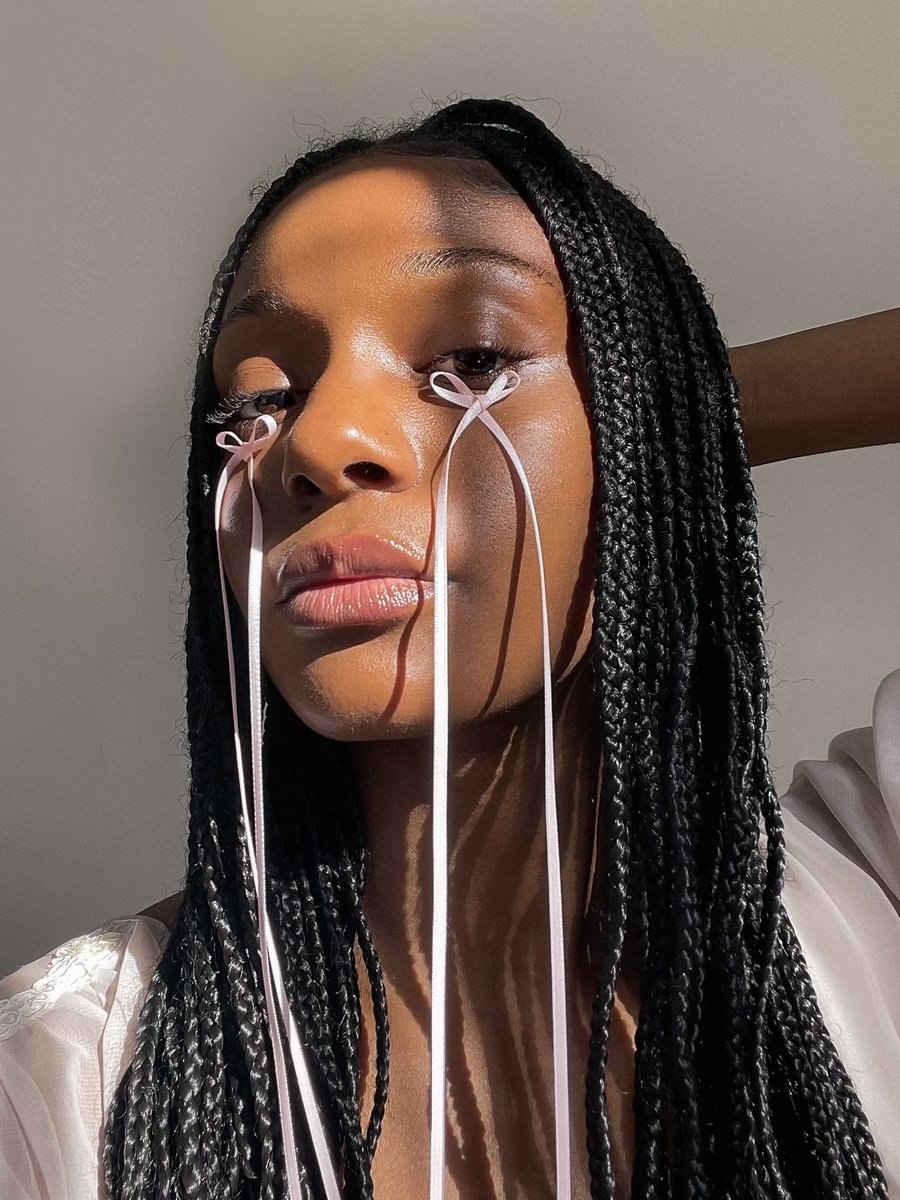 CamriHewie's tweet photo. ribbon tears inspired by Simone Rocha AW 23 🎀🎀🎀💧💧💧 https://t.co/EuMixoES8S