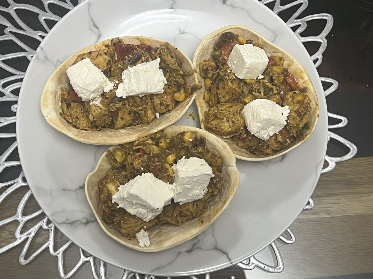 2001joe_mendy's tweet image. Not been cooking since pre-Christmas, so it's good to be cooking again for the first time this year. Today I made Spicy Chicken Tacos. #FridayCooking #Tacos