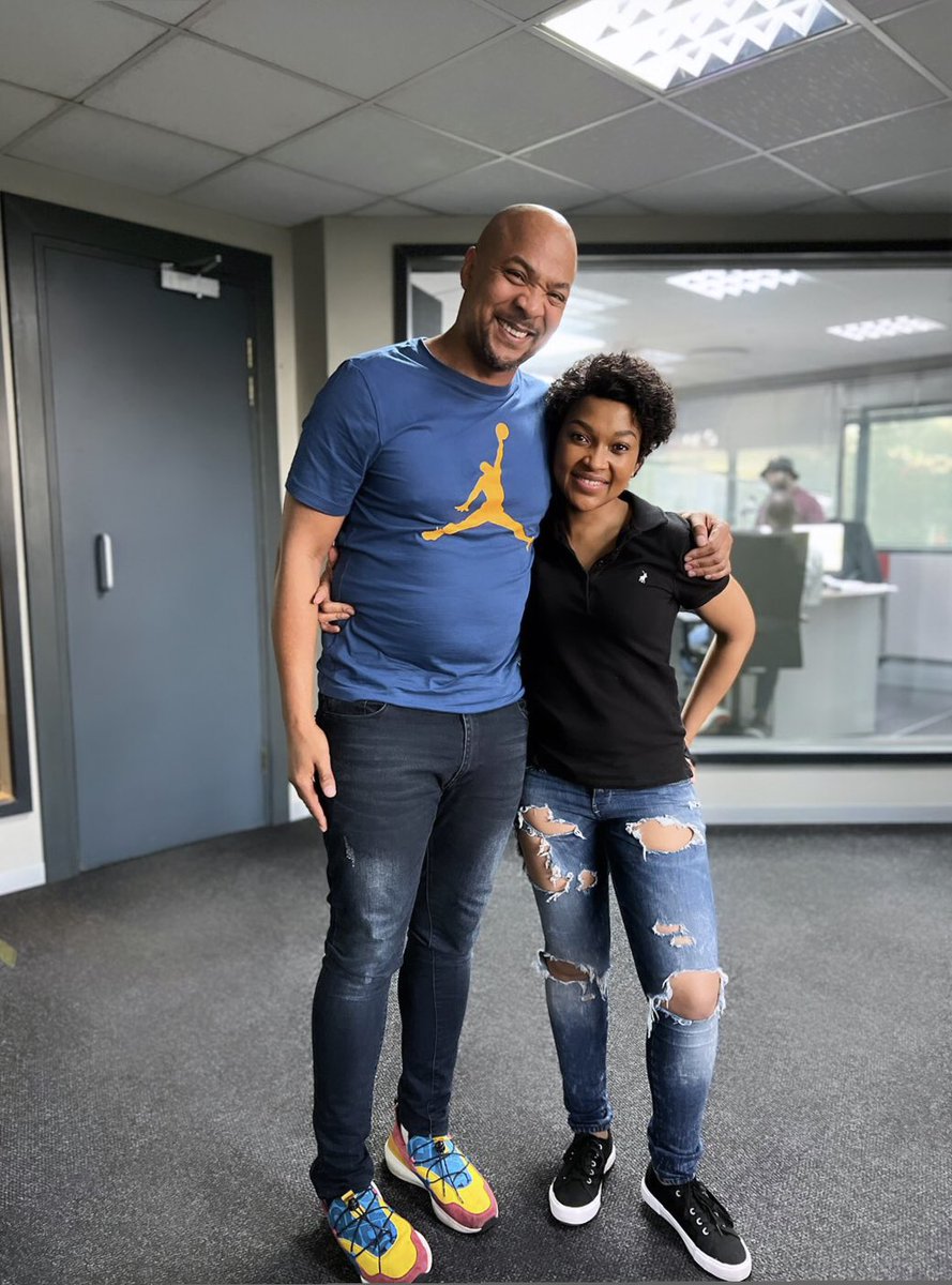 Mmarona_M's tweet photo. Had an awesome, PoweredUp morning with @MararaMoabelo on @Powerfm987 this morning. Thank you for having me.🙏🏽❤️
#PowerUp
#PowerFM987 https://t.co/U2CsYORHxH