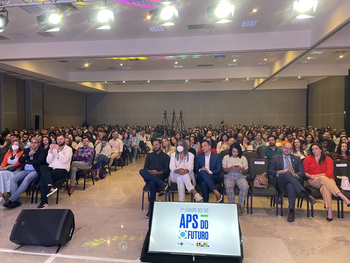 jurandifrutuoso's tweet photo. A #SAPS/MS, sob a liderança do sec. @dr_nesio fez o acolhimento dos seus colaboradores, na presença da min. @nisia_trindade, sec, Berger, #Conass, #Conasems e do #CNS. O mote da conversa foi a ‘#APS do Futuro’. O #SUS merece! https://t.co/Yhj5OKjZhk