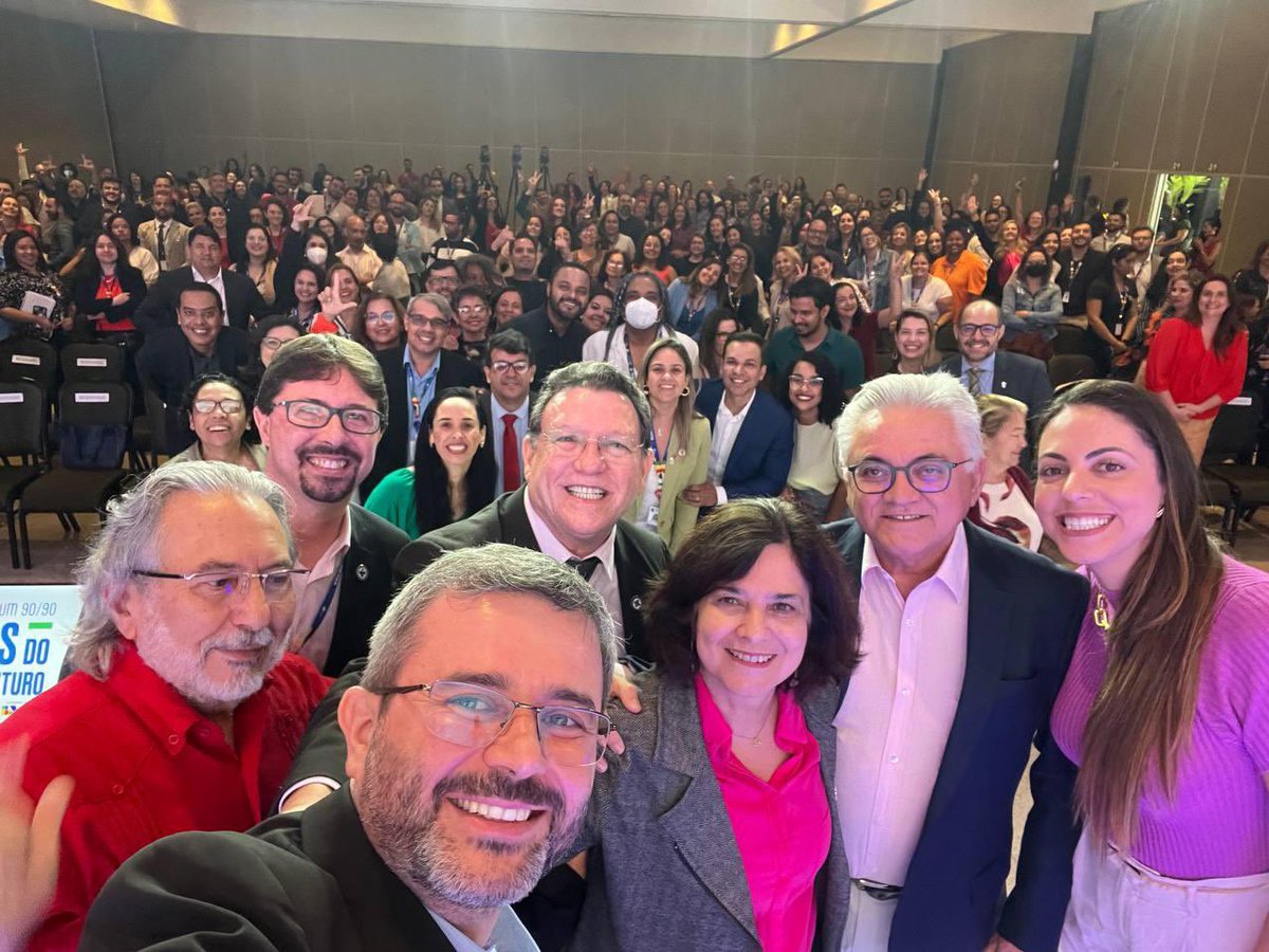 jurandifrutuoso's tweet photo. A #SAPS/MS, sob a liderança do sec. @dr_nesio fez o acolhimento dos seus colaboradores, na presença da min. @nisia_trindade, sec, Berger, #Conass, #Conasems e do #CNS. O mote da conversa foi a ‘#APS do Futuro’. O #SUS merece! https://t.co/Yhj5OKjZhk