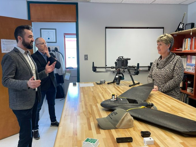 mclaudebibeau's tweet photo. Whether at the Frelighsburg Experimental Site at the #StJeanSurRichelieu R&amp;D Centre, 
@AAFC_Canada is exploring alternative methods to pesticides such as precision agriculture or process simplification. It's a way to use innovation to take care of the environment! https://t.co/7oODLE1xzy
