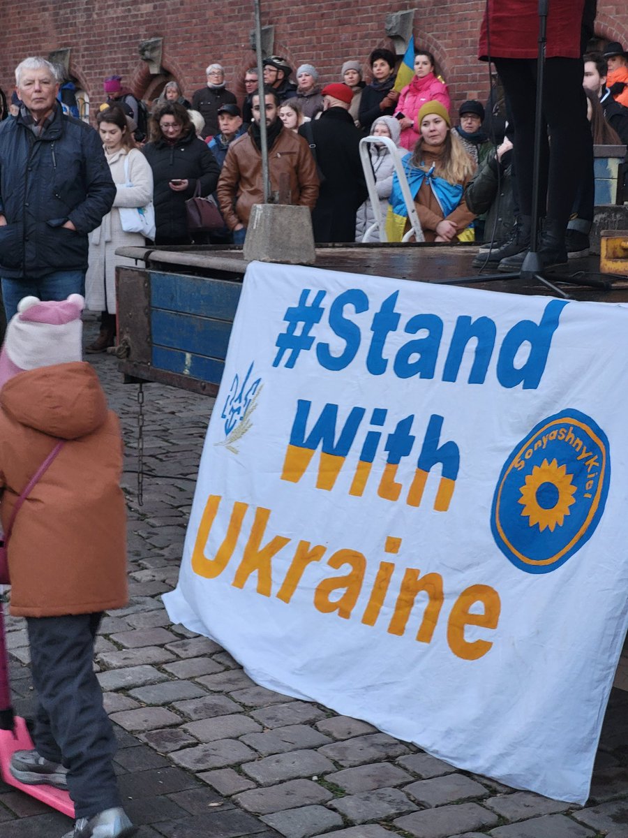 SerpilMidyatli's tweet photo. Wir stehen zusamnen heute, morgen und an all den anderen Tagen 
Wir stehen an der Seite der Ukraine
#WeStandWithUkraine https://t.co/nrpu316Ero