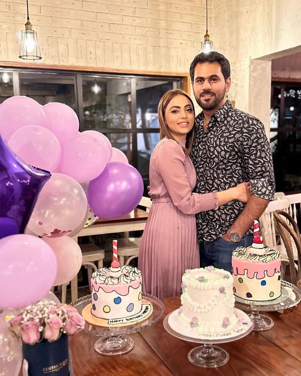 PDC747's tweet photo. #MaryamNoor celebrates her birthday with her hubby ❤️ https://t.co/iHbLiDzYiV