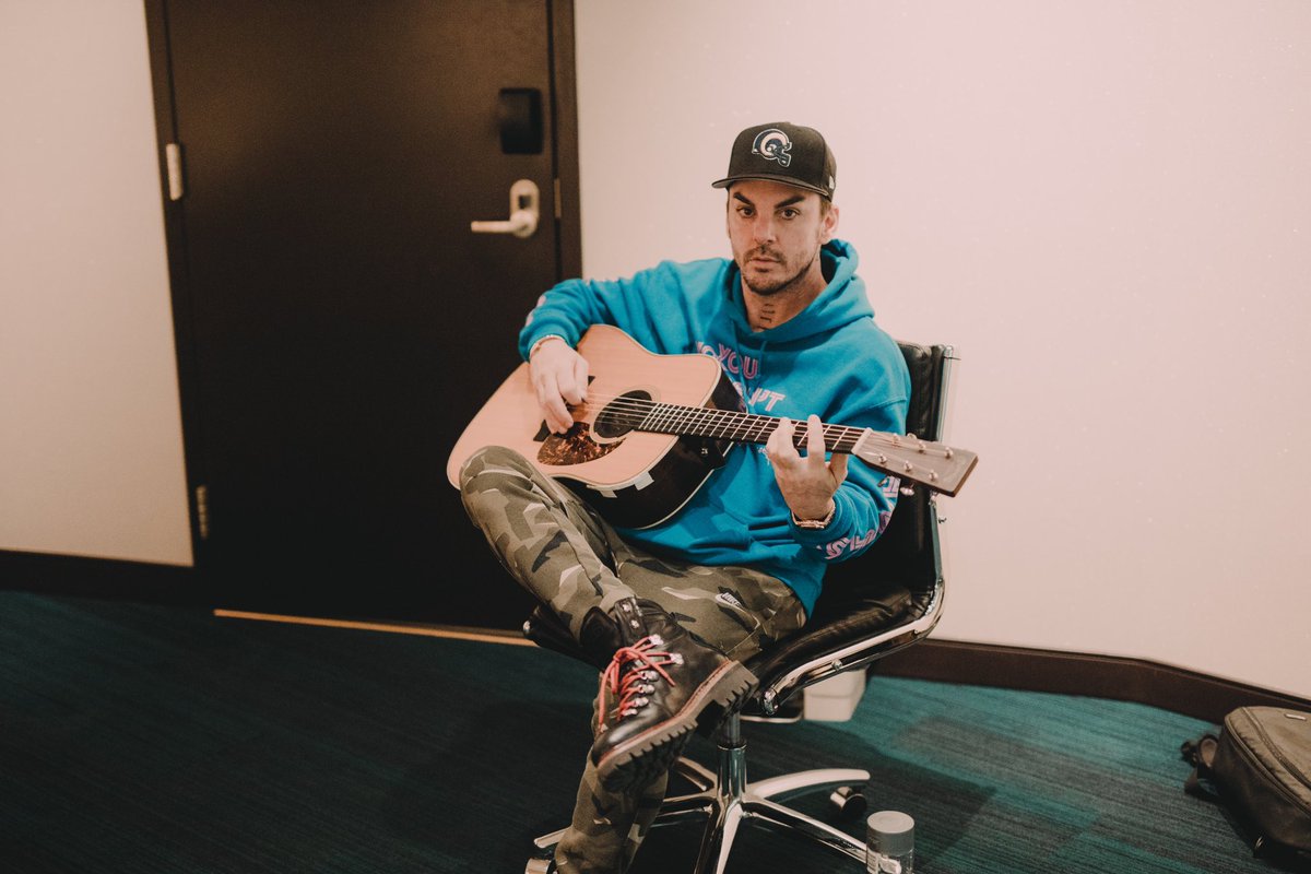 30SECONDSTOMARS's tweet photo. From MARS with 💙 https://t.co/AFC6t55C3g