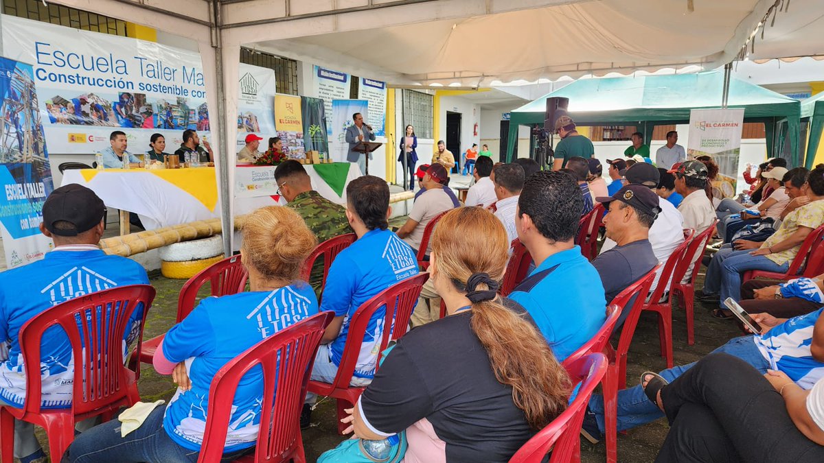 inbarlac's tweet photo. 📷¡Se inauguró el segundo ciclo de Escuela Taller Construcciones Sostenibles con Bambú en El Carmen, #Manabí! 
Más de 100 estudiantes forman parte del proyecto financiado por @aecidecuador  junto con el apoyo de  @ElCarmen_Ec  @FunderGsfepp @ViviendaEc  @INBARofficial https://t.co/kOYr4mPfAx
