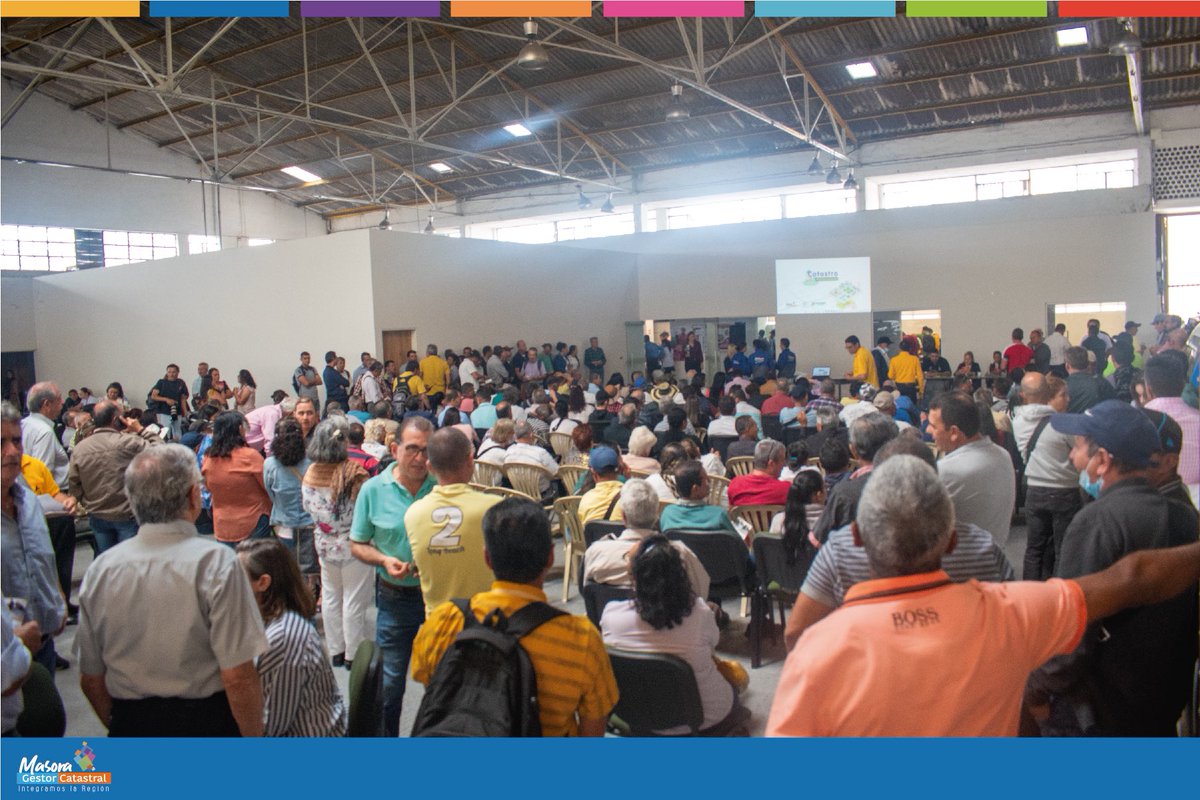 MasoraManizales's tweet photo. #CiudadResponsable✅

Hoy socializamos con el gremio de caficultores en el @FNC_Caldas dónde resolvimos dudas del avalúo catastral, además se explicaron los canales de cómo realizar una reclamación. 🔎🤠

#DelLadoDeLaGente #CatastroSocial 
@SecHaciendaMzls @CiudadManizales https://t.co/ELT6JaUEjM