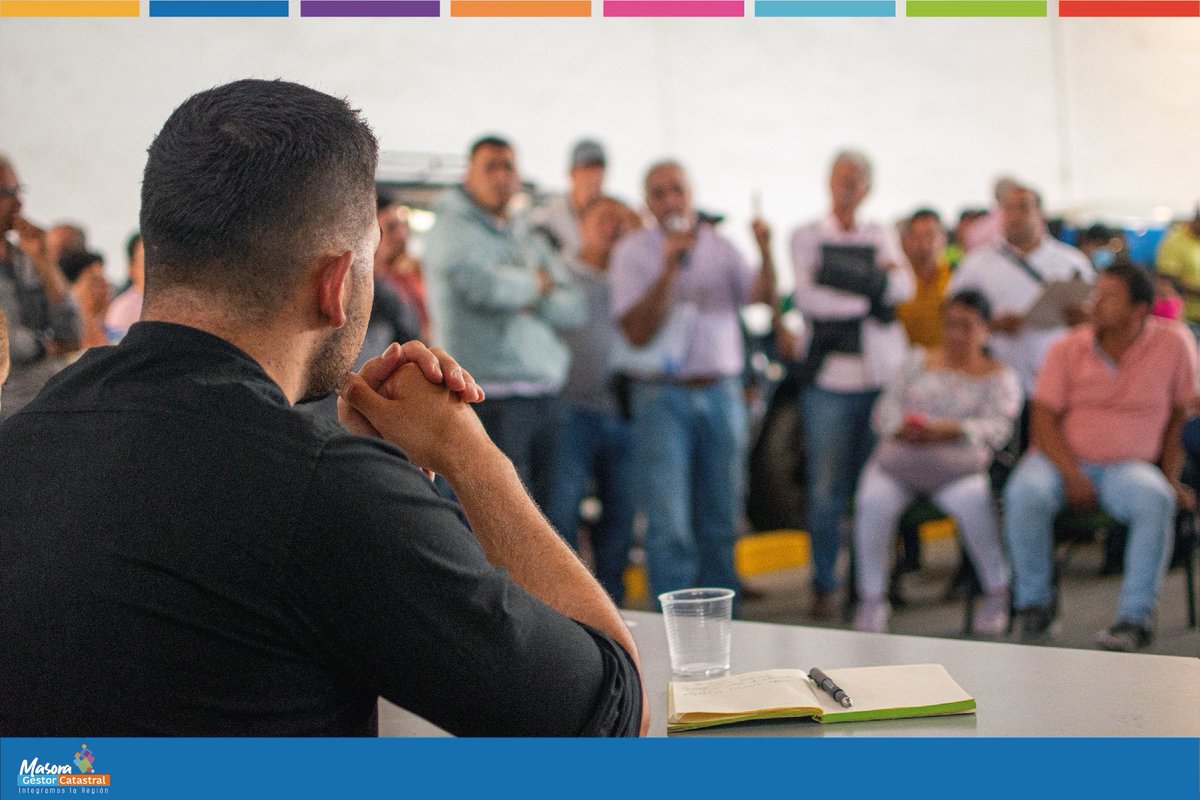 MasoraManizales's tweet photo. #CiudadResponsable✅

Hoy socializamos con el gremio de caficultores en el @FNC_Caldas dónde resolvimos dudas del avalúo catastral, además se explicaron los canales de cómo realizar una reclamación. 🔎🤠

#DelLadoDeLaGente #CatastroSocial 
@SecHaciendaMzls @CiudadManizales https://t.co/ELT6JaUEjM