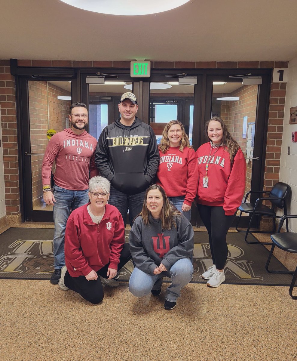 the_MrBraun's tweet photo. They say surround yourself with greatness 🤷🏽‍♂️🤣 Thankful for Mr. Antrim and all he does but… Hoo-Hoo-Hoo-Hoosiers! Finding the joy in all we do! 🏆🏀@IndianaMBB #JoyfulLeaders #SimplyLead #BoilerDown https://t.co/SIJHx70lXm