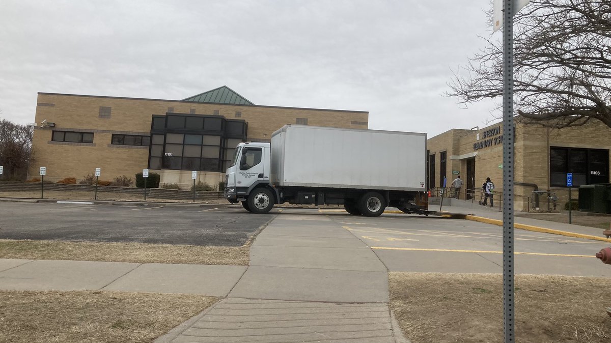 Disgraceful behavior by @WichitaUSD259 delivery drivers. Apparently this is the third day in a row that Jefferson elementary has had delivery trucks parked illegally in the handicapped spaces.  Jefferson elementary you need to do better. @WichitaPolice @SGCountySheriff