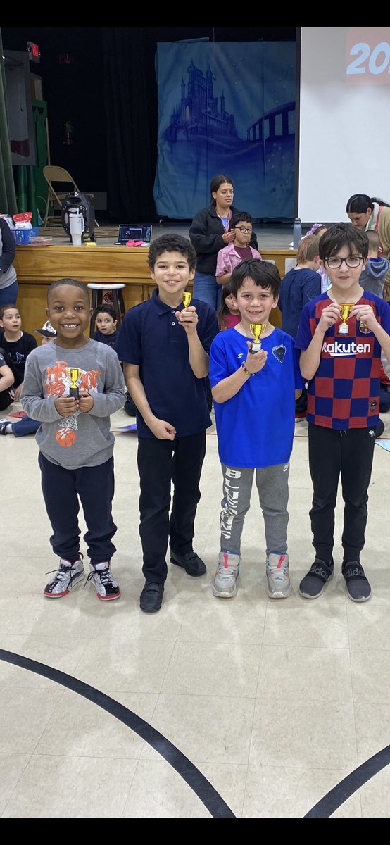 Tara Capouch tweet media