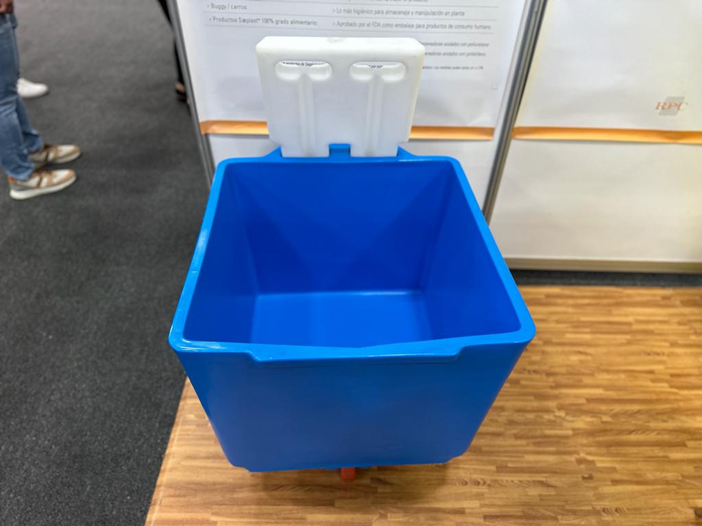 CTCB_MX's tweet photo. Les compartimos estas fotos de nuestra participación en la Expo Carnes y Lácteos 2023 que se llevó a cabo esta semana. ¡CTCB presente con los mejores productos para el gremio! Nos pueden contactar aquí: https://t.co/FU9ZxS3V7A #CTCB #Cajas #Tarimas #Contenedores #Tanques https://t.co/y7aCgYMZad