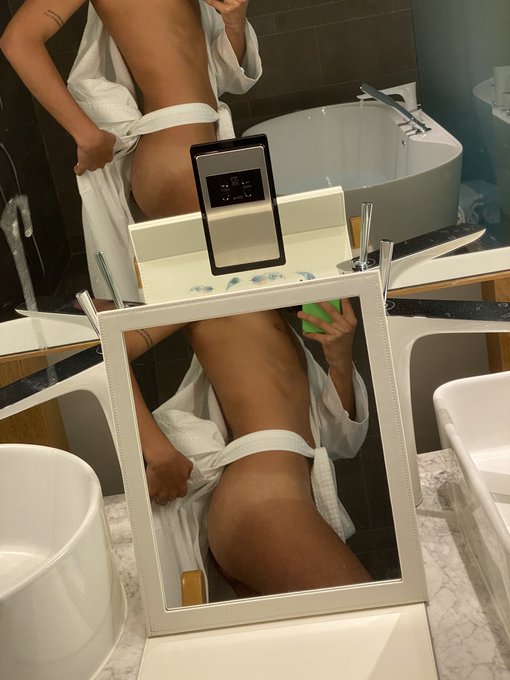 Saiu conte&uacute;do novo aqui em Dubai (LINK NA B!O) 🔥❤️ https://t.co/4Y2SgxKjVe