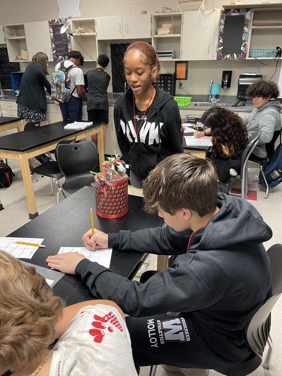 Mrs_Mallard8's tweet image. Students explored Newton’s First Law today and used the inquiry matrix to generate questions before taking notes. Great job doing science! #ExploreBeforeExplain #DoingScienceDaily #RowTheBoat @GwenanneGabel @DLandry310 @HumbleISD_WMS