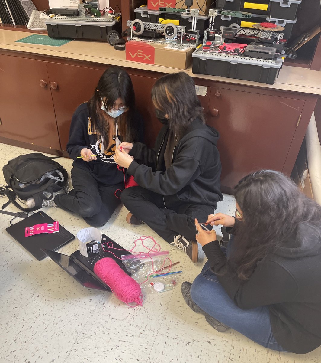mrivas_STEM's tweet photo. Happy Friday y’all!! We wrapped this week on a high note. We launched Genius hour last week and the results have exceeded my expectations and better yet the students own expectations of themselves. Crocheting, CAD,music,graphic design, animation stop motion. https://t.co/NvC0qrWE0t