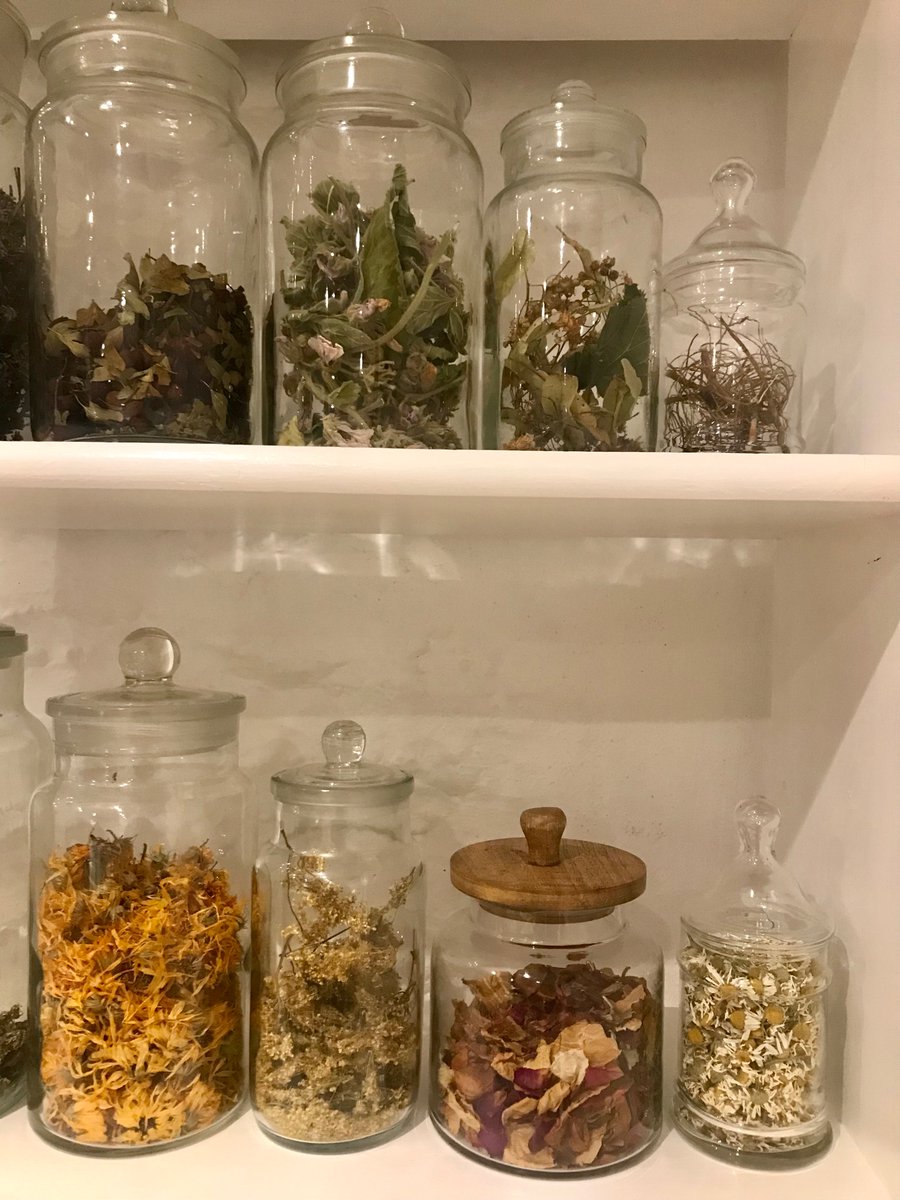 Silffoedd newydd/new shelves