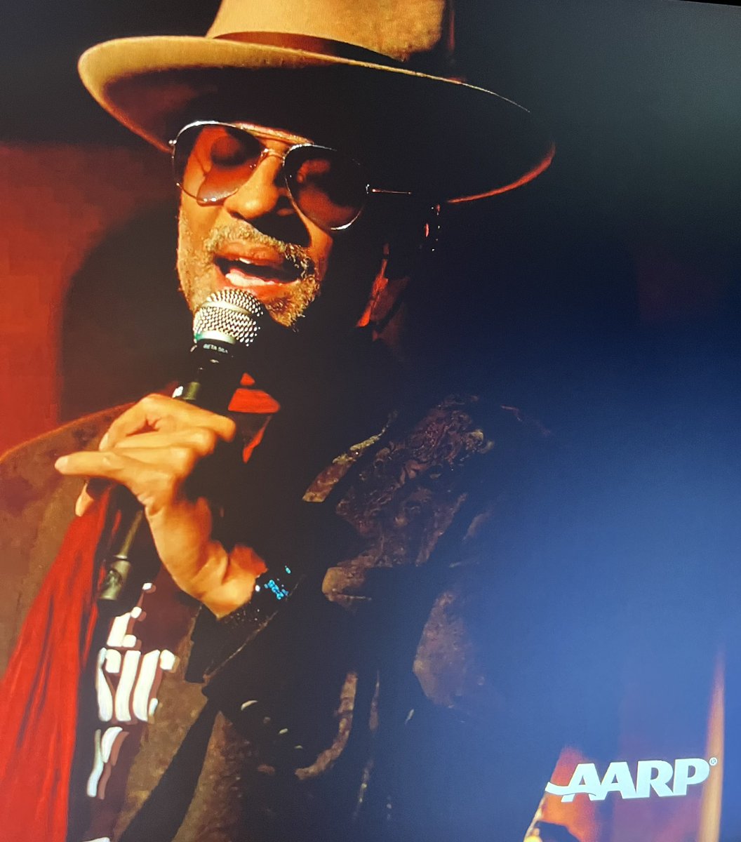 Mus_B_D_Musiq's tweet photo. thank you @AARP for another wonderful virtual concert ❤️🎼🎤#ericbenet https://t.co/mTxpchwkKg