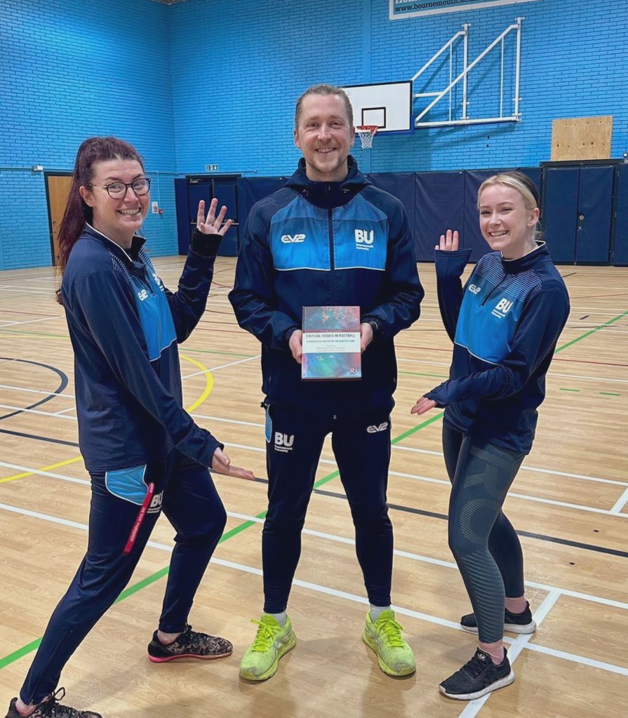 BU Coaching team 😎 so wonderful to have a chapter together! Thank you to Adi for inviting me to contribute🥳

Our chapter ➡️ Towards the Application of Feminist-Informed Pedagogical Principles into Coaching Practice

taylorfrancis.com/books/edit/10.…
