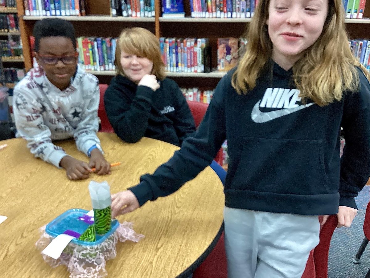 Linc_R3's tweet photo. @TMS_Trojans and @CBECards teamed up for #ReadAcrossAmerica Week. They read @richtorrey's "The Almost Terrible Playdate" and used it as inspiration to create their own new toys. #proud2br3 #R3Reads #RIIICares https://t.co/HTK7VSa8Tl