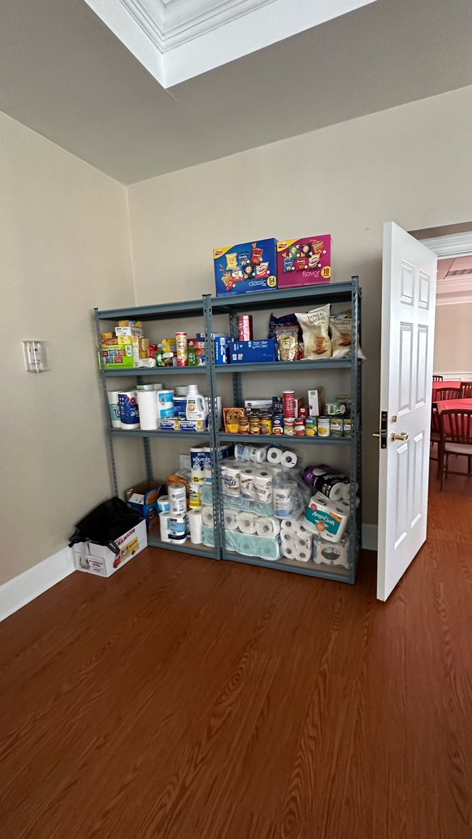 SMS teachers donated 140 lbs 😳 of snacks and toiletry items to the Somerville Senior Housing Center.  Students in room 319 got the chance to deliver the items and stock the shelves in the resident’s community pantry!  We are proud to part of giving back to the community.