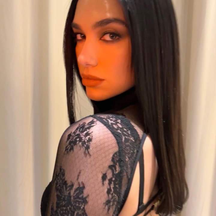 DUALIPAFAM's tweet image. Dua Lipa vía Instagram.
