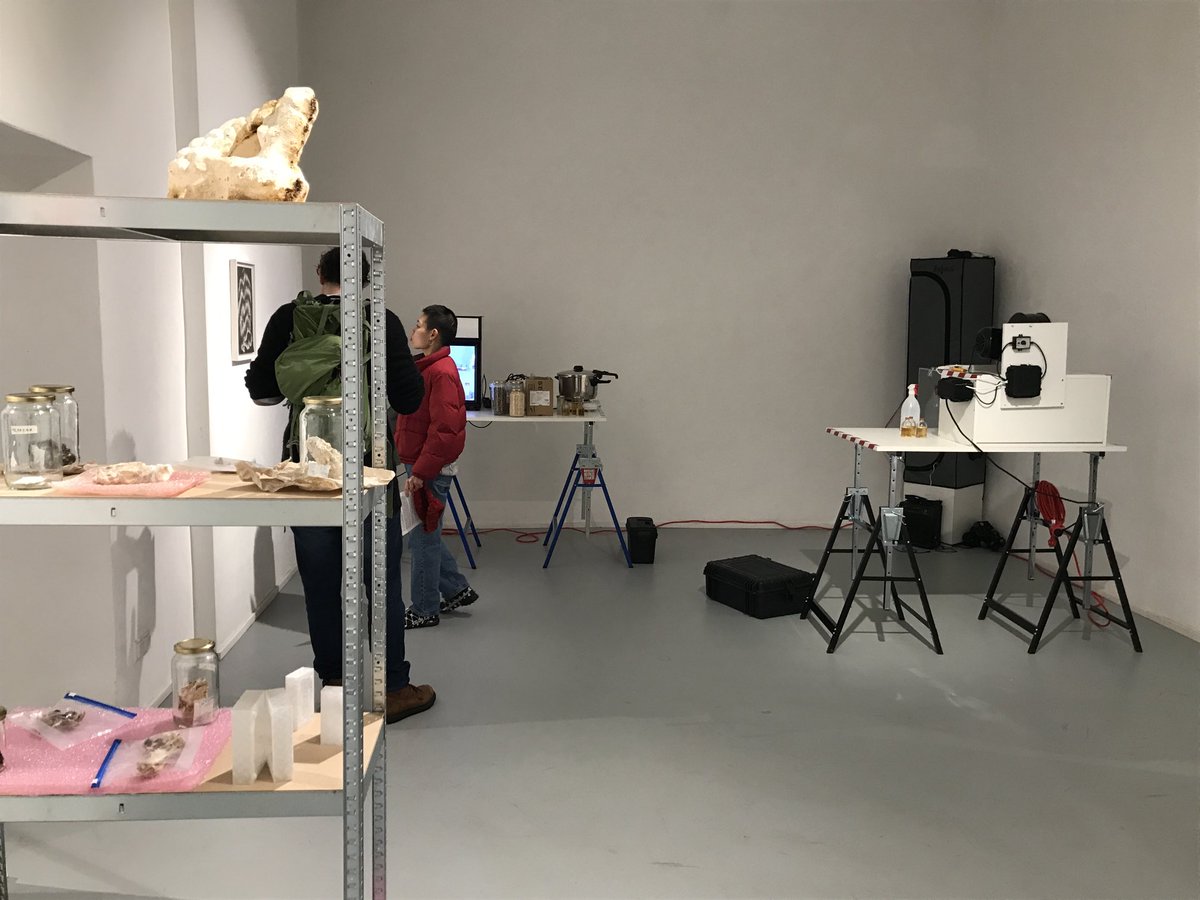 FrappantVerein's tweet photo. Opening FUNGI in der #Frappant Galerie: Viel los, sehr interessant, Kunst & Natur. Mit: Birgit Brandis, Simone Kesting, Ben Nurgenç, Birke Weber.
Kuration Inka Lusis
https://t.co/UTLo3y1mtz https://t.co/Wj3AnvZJJ7