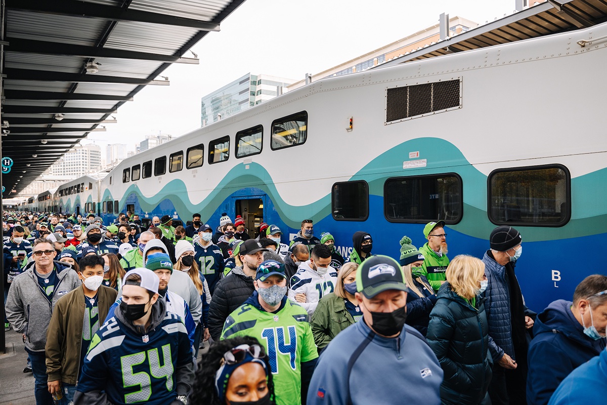 honestly taking public transit to a sporting event is such a better experience than driving alone and parking in a cavernous lot 

being on a train surrounded by hundreds of fellow fans is an unrivaled experience