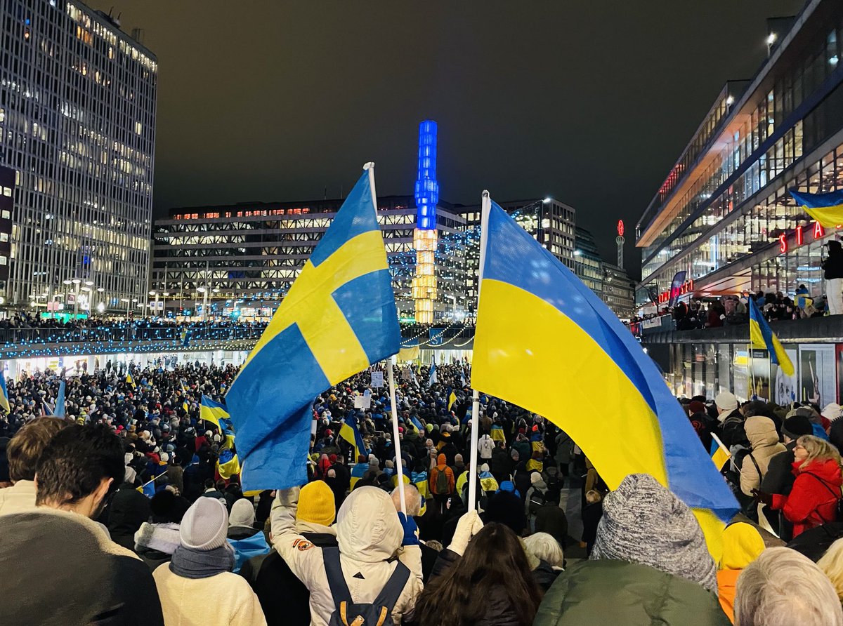 #SlavaUkraini stockholm tonight  📷 <a href="/sohlstromt/">Torbjörn Sohlström</a>