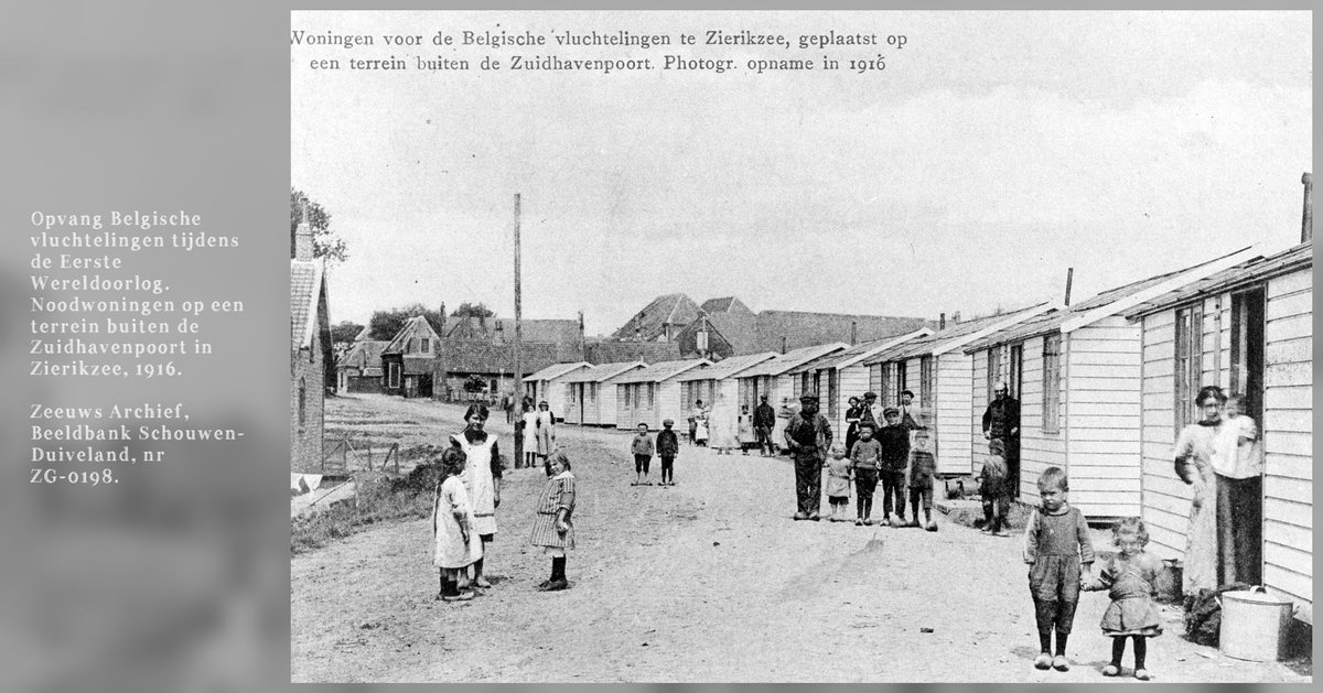zeeuwsarchief's tweet photo. Tijdens de #EersteWereldoorlog 1914-1918 vluchtten vele Belgen naar Nederland. In #Zierikzee werden speciaal houten huizen geplaatst voor de opvang van de Belgische #vluchtelingen oa buiten de Zuidhavenpoort https://t.co/FIJHMiSWpn https://t.co/WJwdYkf7Lc