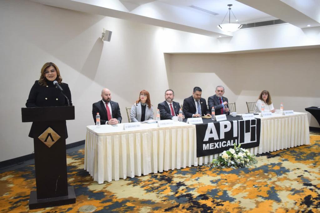 Alberto Sánchez <a href="/prescanacintra/">Alberto Sánchez Torres</a>  participó como invitado especial en la toma de protesta de la nueva Mesa Directiva de la Asociación de Profesionales Inmobiliarios (API) de Mexicali, que será encabezada por Francisco Javier Rodiles; le deseamos mucho éxito en su gestión.