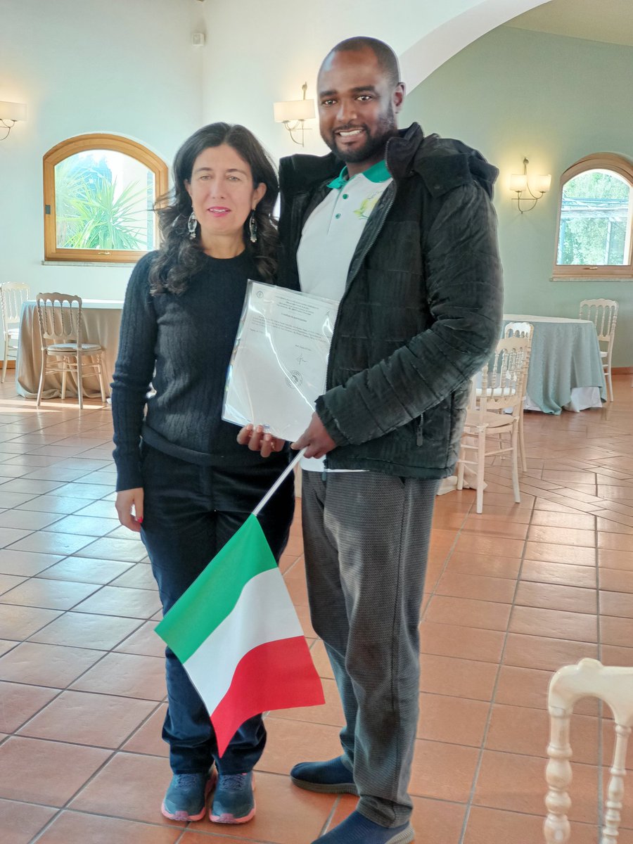 Heureux d'être certifié "Expert en Agriculture en zone aride" par le Département de l'agriculture de l’université de Naples - Frédéric II, la principale université de Naples (Italie) fondée le 5 juin 1224. Une formation assurée par des professeurs de rang mondial. <a href="/ItalyinNiger/">ItalyinNiger</a>