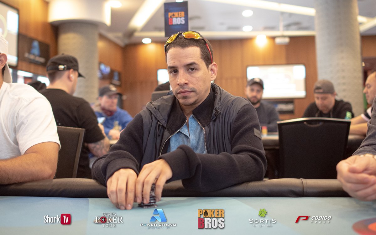 CodigoPoker's tweet image. Se juegan los últimos dos vuelos iniciales de clasificación del Main Event del #PGAT Panamá 2023 🇵🇦 y así se vive dentro del Sortis Hotel Spa &amp;amp; Casino🔥🔥

Sigue todos los detalles del torneo en nuestra cobertura en vivo➡ bit.ly/41kr5Sw