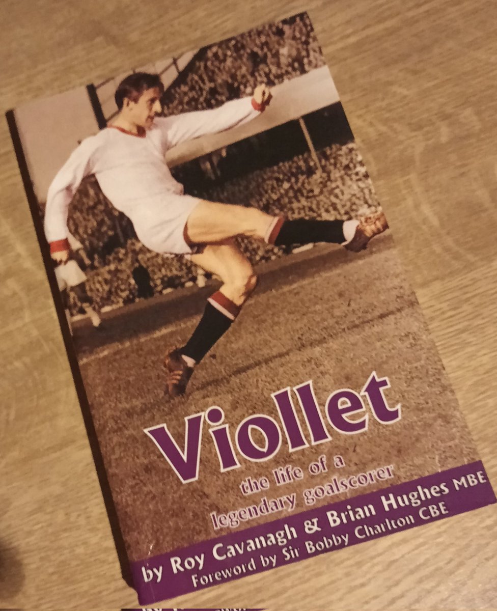 HBRed99's tweet photo. @RoyMBE @UtdBeforFergie @MullissTony @1943Carney @retro_manutd @DuncanEdwardsTr @Duncan_65 @TraffordDuncan @TathraRed @DerekManton @PeteMolyneux Another highly recommended @ManUtd related read for sure that sits quite happily within my #MUFCBook collection.
#MUFC ๐ดโชโซ๐พ๐ช https://t.co/pQpFIXD8Pk