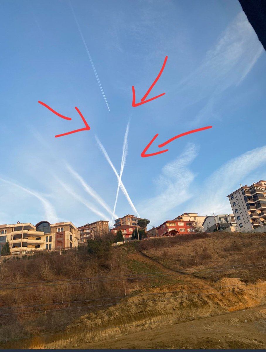 SerkanK16508934's tweet photo. 🆘🔴Yer bartın bugün çekildi.
,🔴Bu çarpı nedir ? Bu uçaklar ne püskürtüyor, masmavi gökyüzü bembeyaz olmuş , bu kimyasallar ne iklim bırakır ne sağlık ? Çocuklar sürekli hasta . https://t.co/5EmGTbZDUb